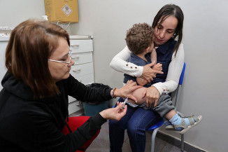 Prefeitura reforça vacinação contra gripe após aumento de casos de síndromes respiratórias