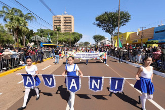 Escolas e Ceim’s levam educação, cultura e cidadania ao desfile de 7 de Setembro em Dourados