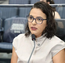 Gleice Jane vota contra ‘Abril Verde e Amarelo’ e alerta para risco aos movimentos sociais