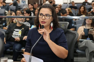 Em embate com Zé Teixeira, Gleice Jane lembra que Bolsonaro propôs fim do SUS