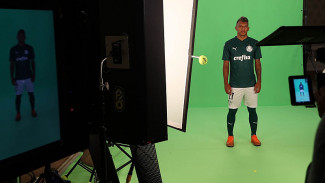 Gabriel Veron, do Palmeiras, participou do media day da Fifa — Foto: Cesar Greco / Ag. Palmerias