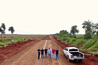 Foroni fiscaliza obras de restauração das estradas vicinais de Rio Brilhante