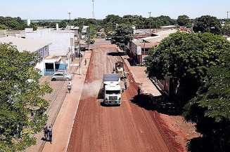 Com obras em vias urbanas, governo ajuda prefeituras a fazer entregas à população