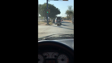 Caixão cai de veículo na Marcelino Pires em Dourados