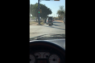 Caixão cai de veículo na Marcelino Pires em Dourados